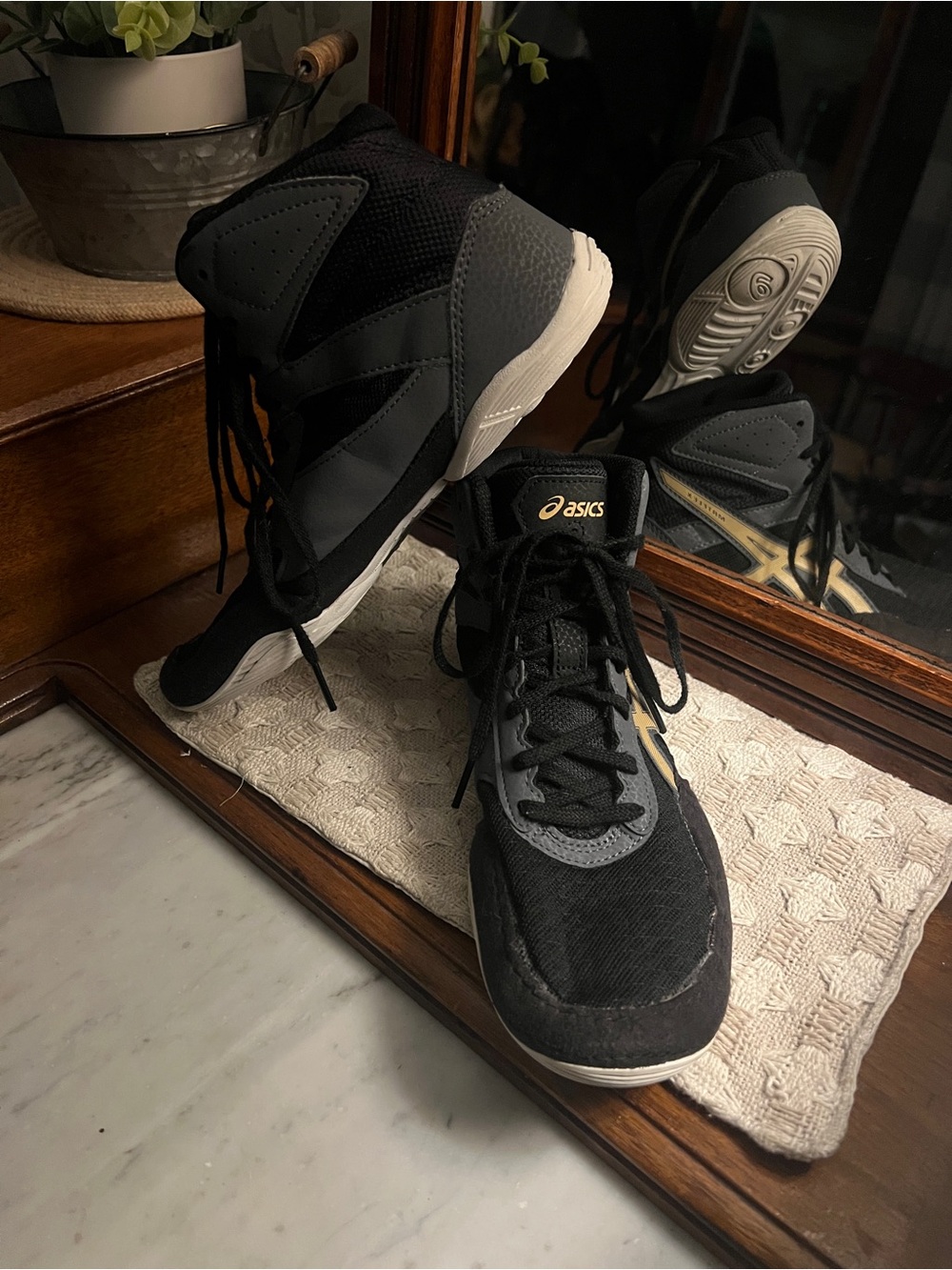 ASICS Matflex 6 GS High Top Athletic Wrestling Shoes Black Grey Gold Mens Sz 7.5
